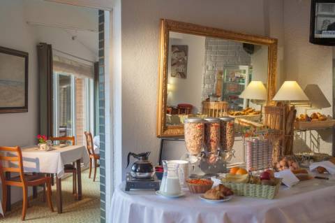 Buffet à l'Hôtel Morphée Buffet à l'Hôtel Morphée